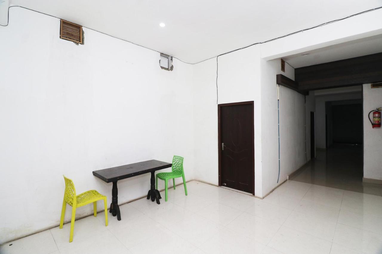 Oyo 24572 Express Inn Lucknow Exterior photo