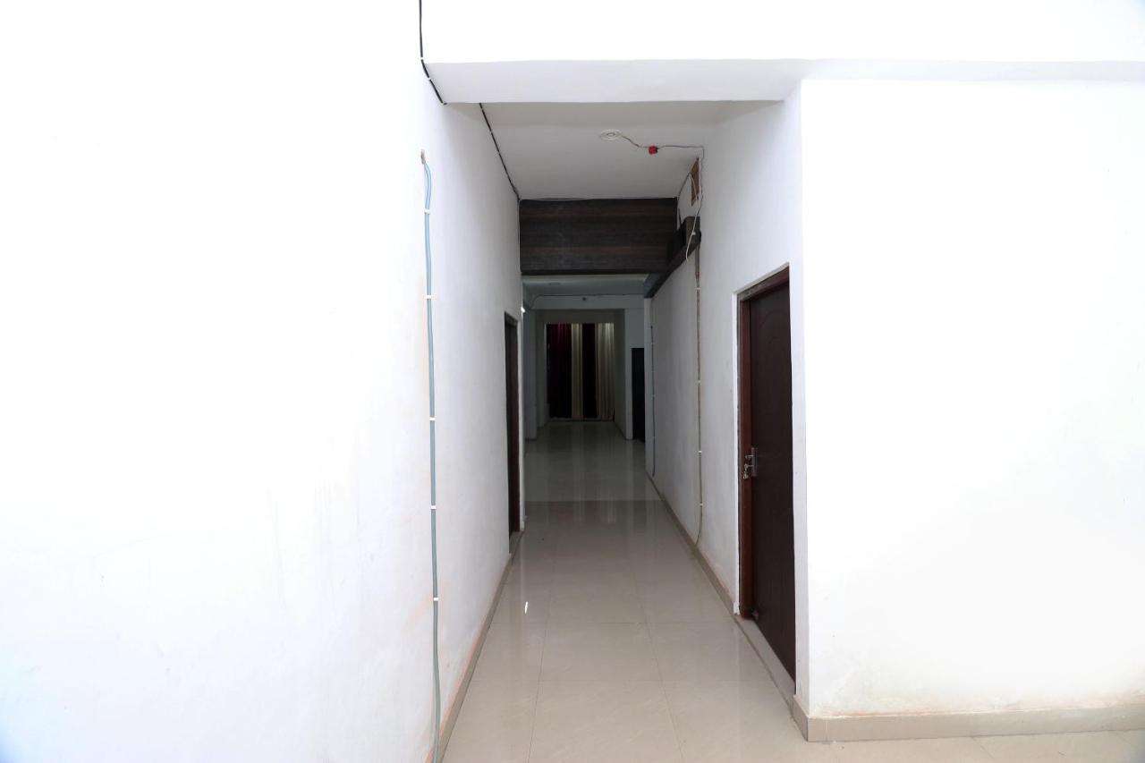 Oyo 24572 Express Inn Lucknow Exterior photo